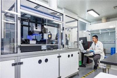 向未來(lái)要?jiǎng)恿?成都加速布局新興產(chǎn)業(yè)與未來(lái)產(chǎn)業(yè)，搶占新興能源技術(shù)研發(fā)高地